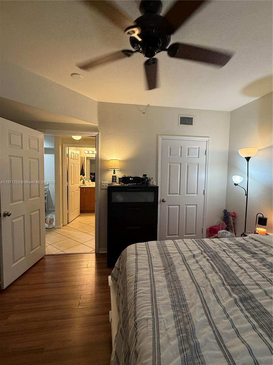 6466 Emerald Dunes Dr # 206