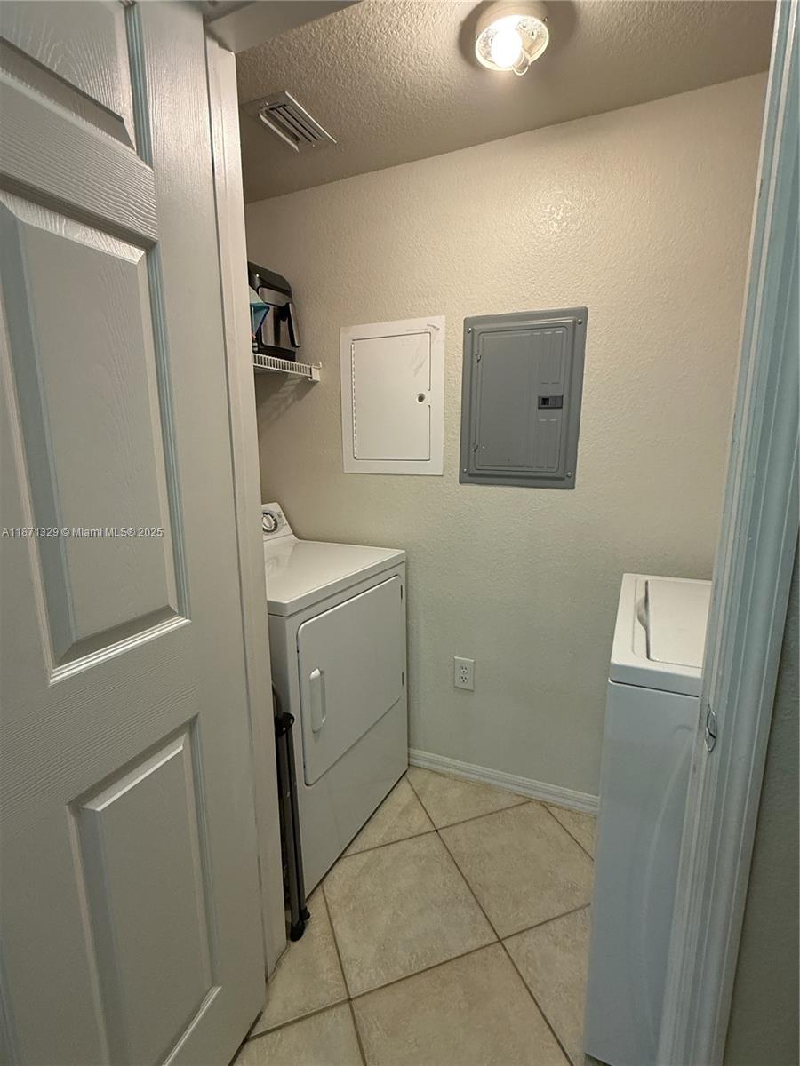6466 Emerald Dunes Dr # 206