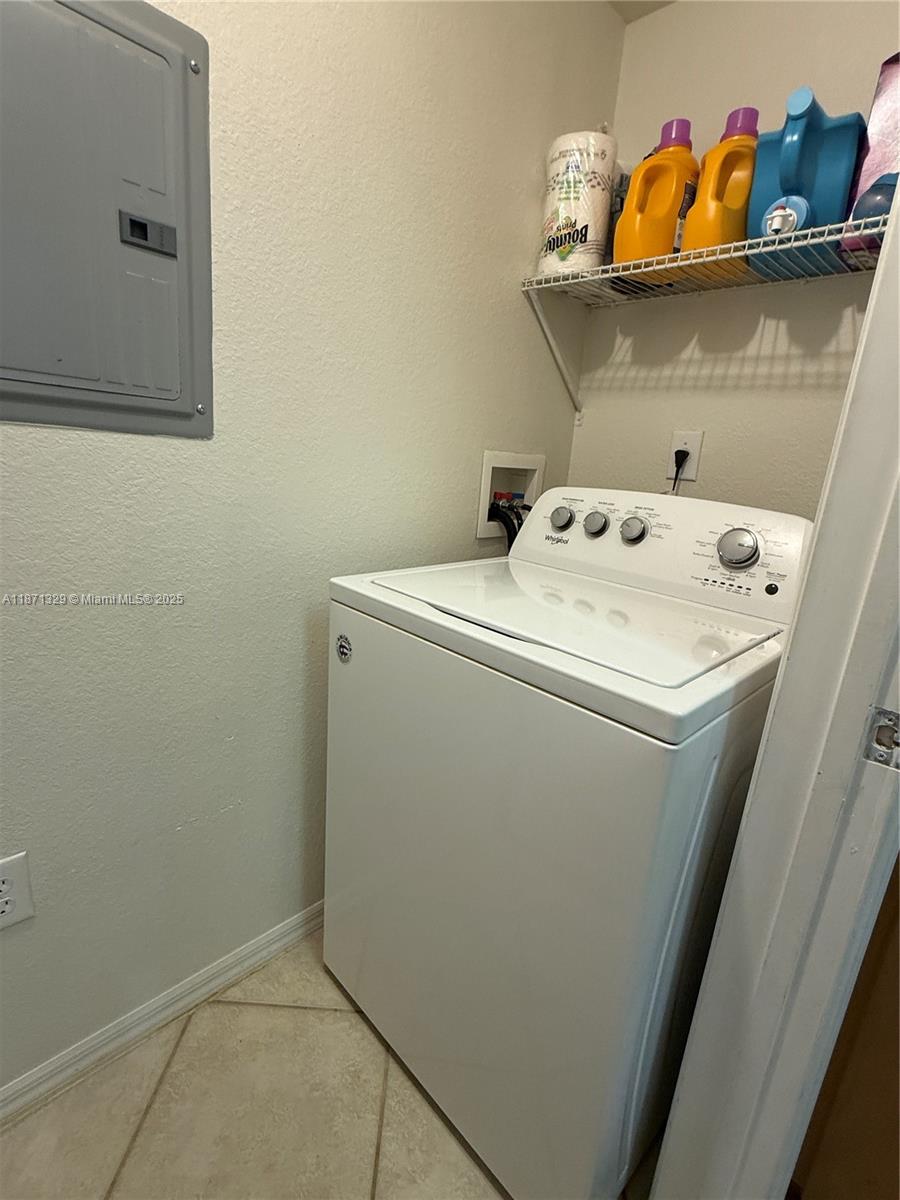 6466 Emerald Dunes Dr # 206
