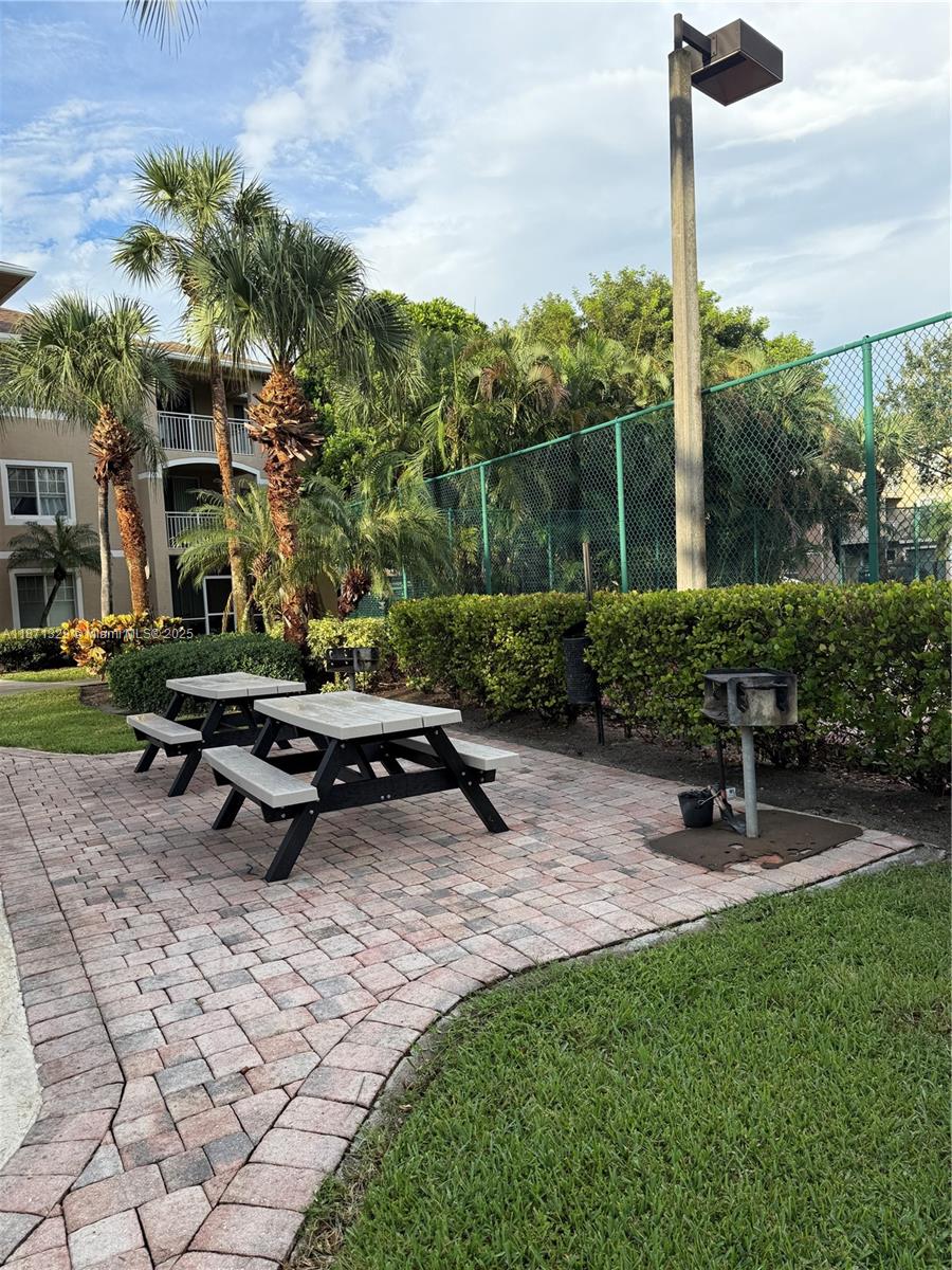 6466 Emerald Dunes Dr # 206