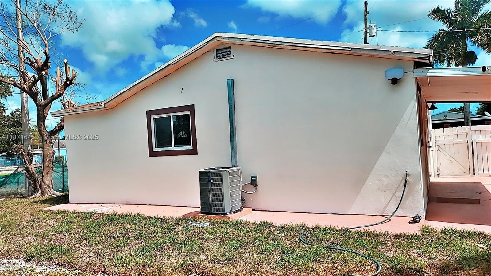 2310 NW 103rd St Unit: Front