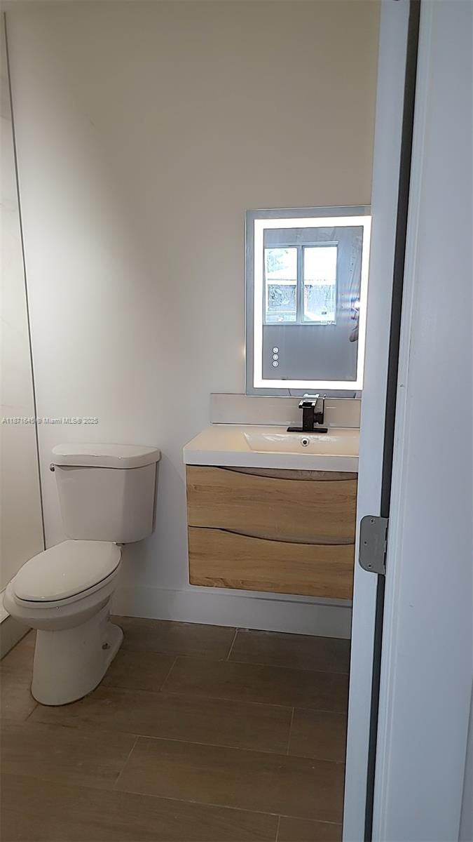 2310 NW 103rd St Unit: Front