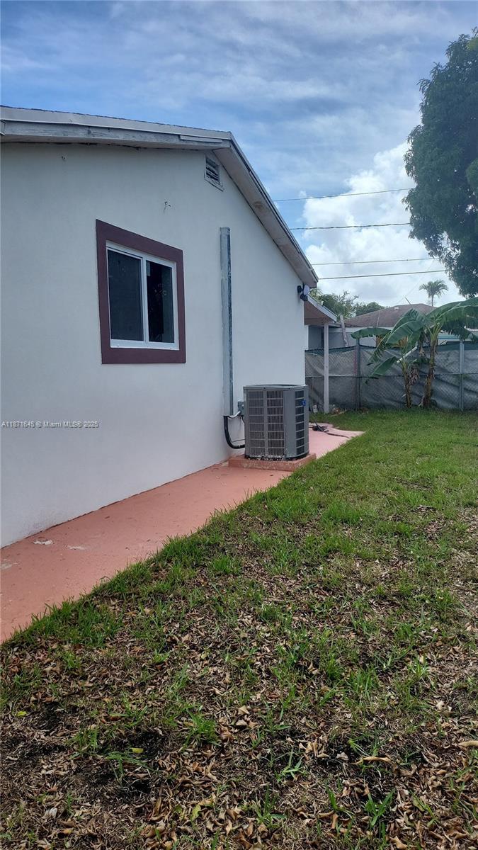 2310 NW 103rd St Unit: Front