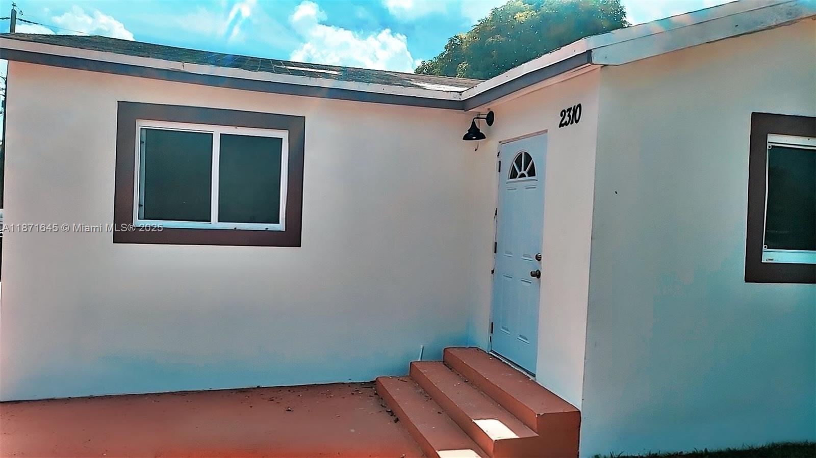 2310 NW 103rd St Unit: Front