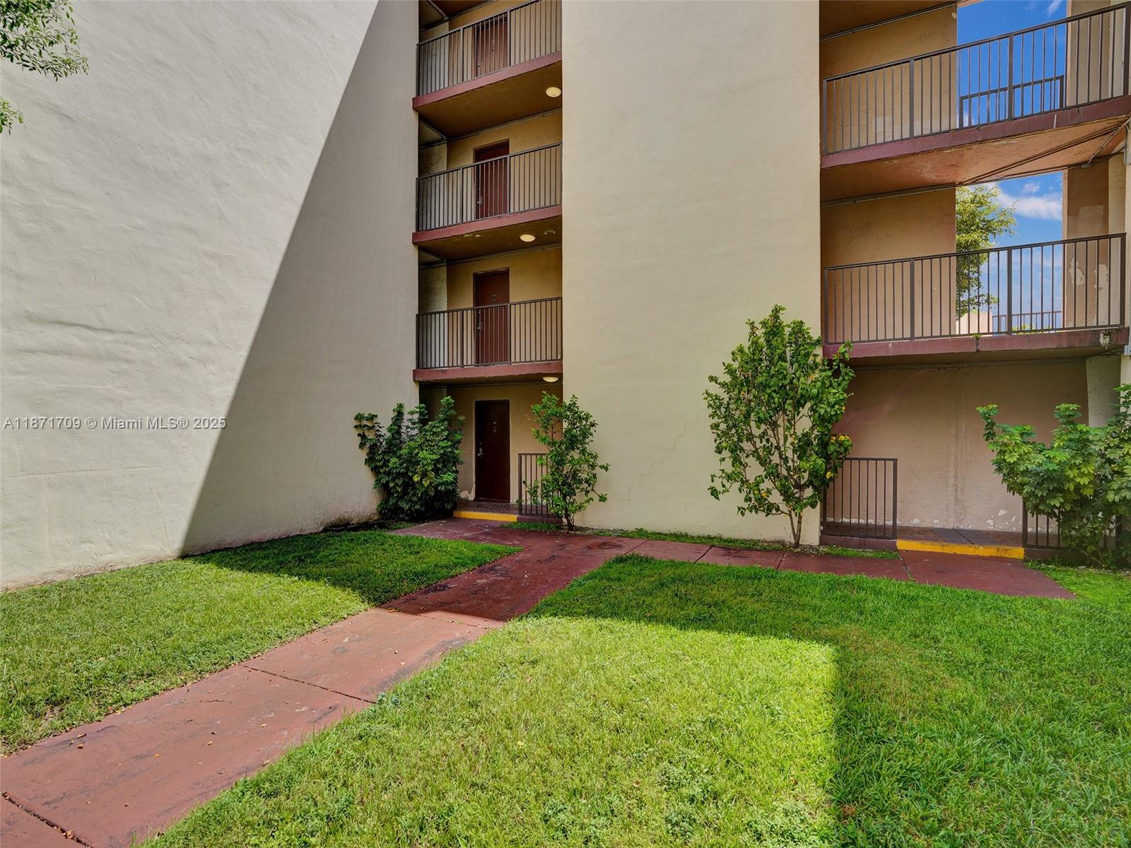 9401 SW 4th St # 114