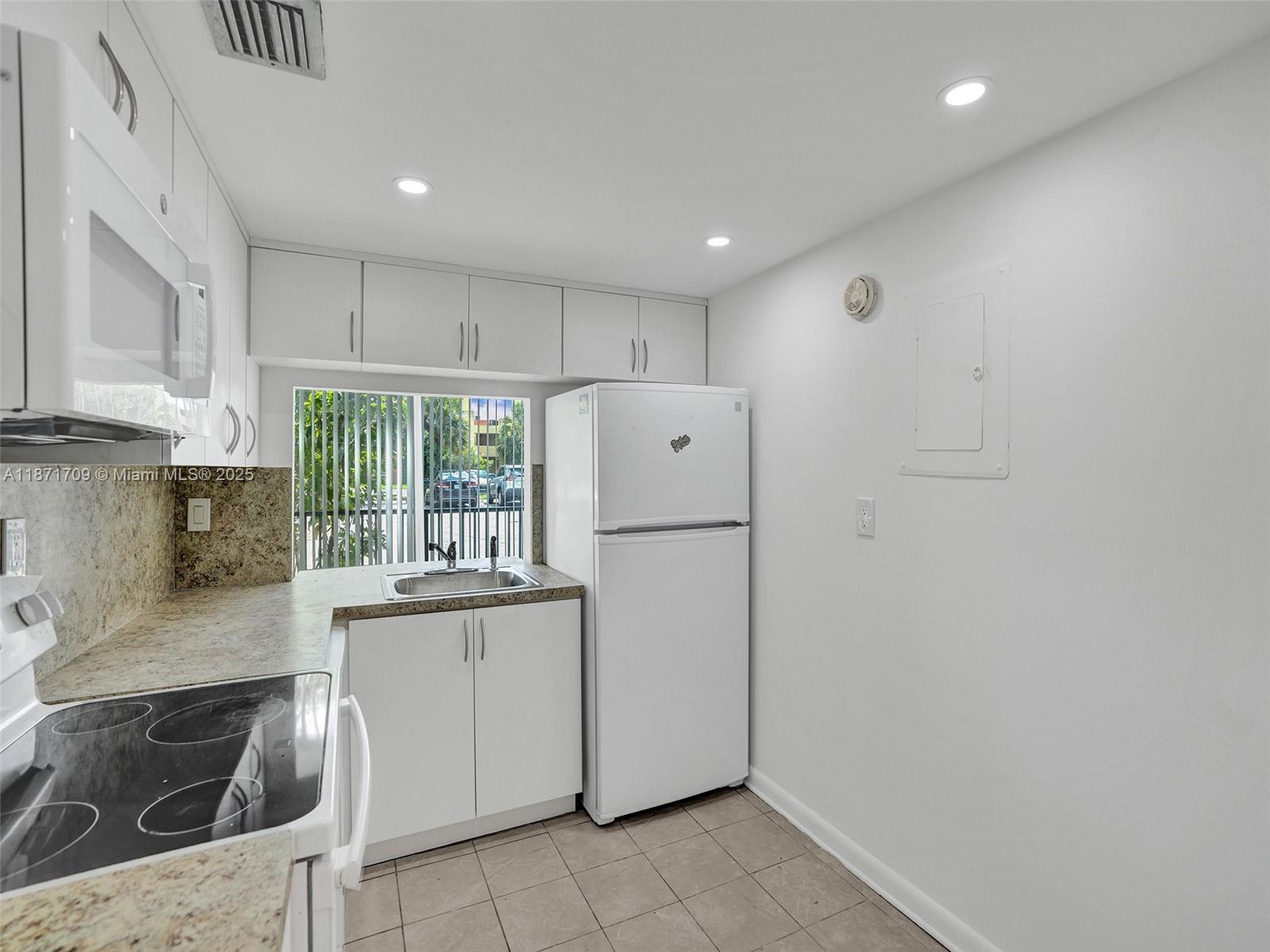 9401 SW 4th St # 114