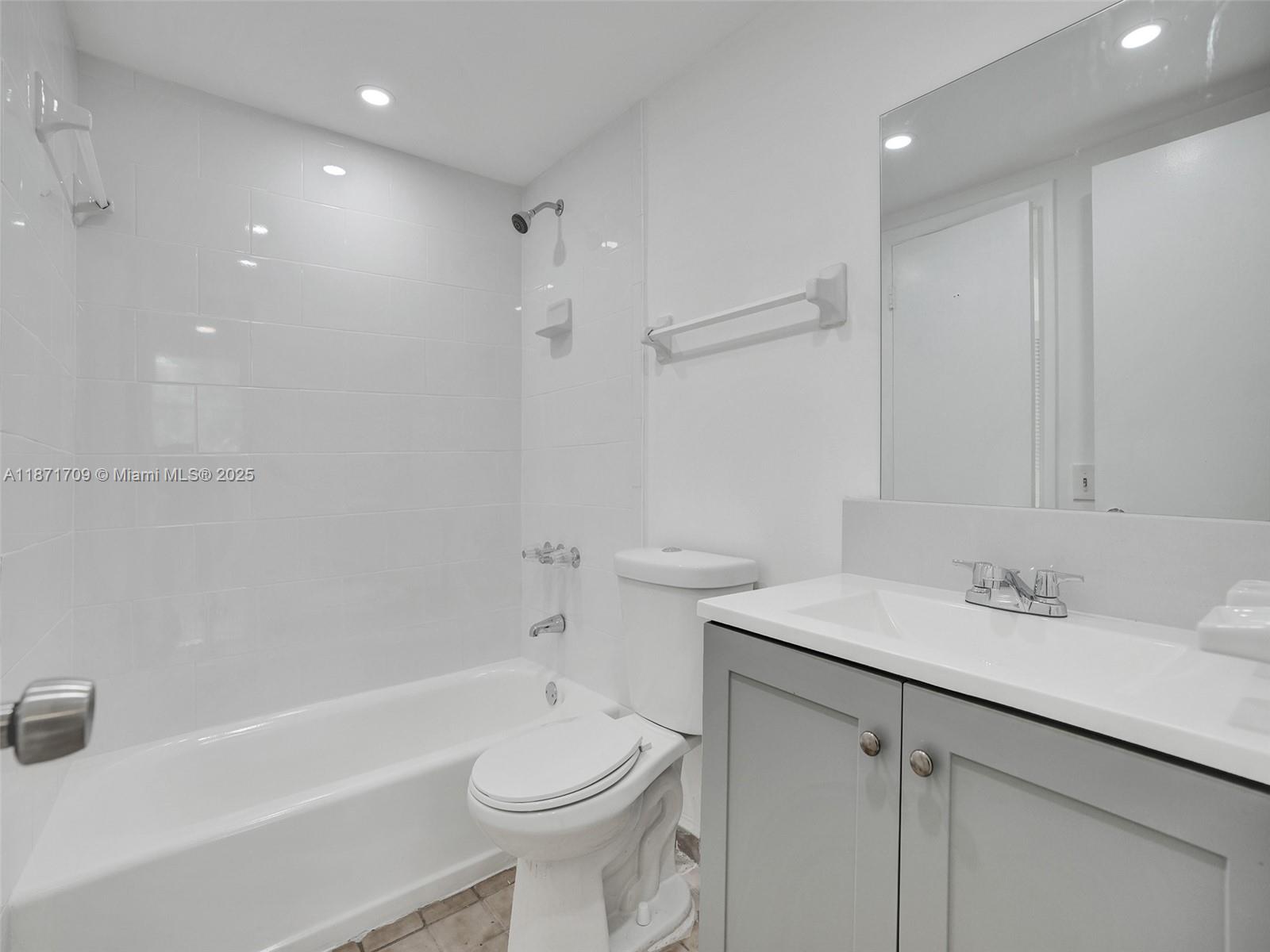 9401 SW 4th St # 114