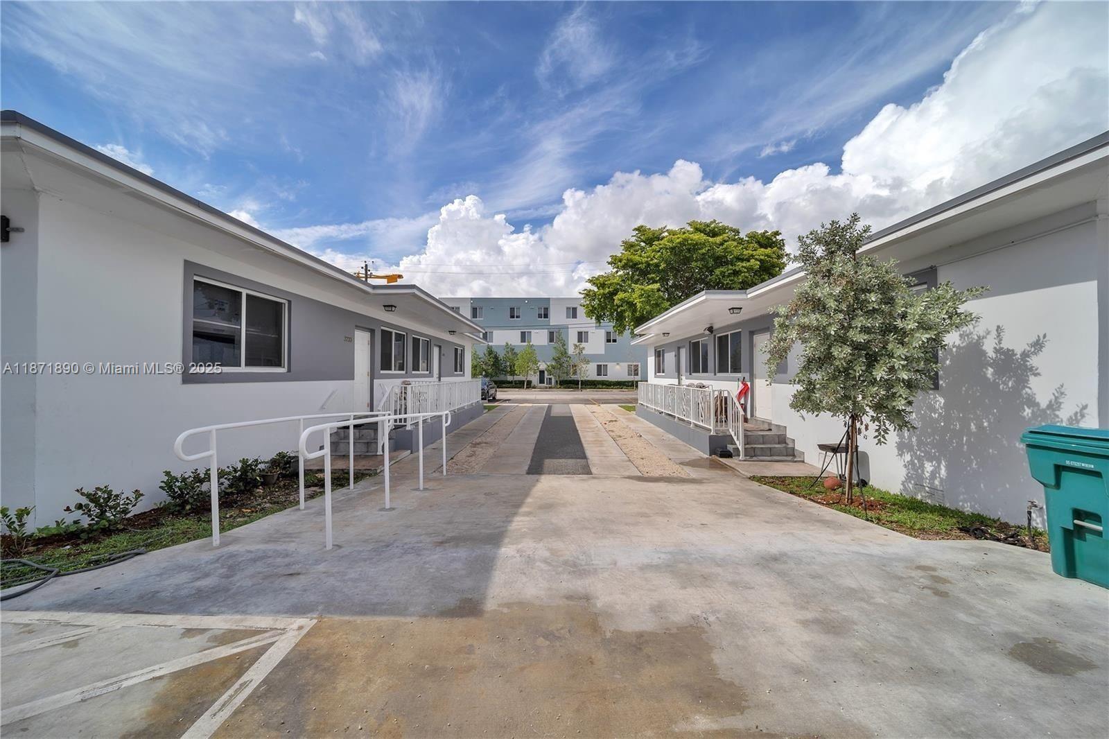 3737 NW 20th Ave # 3737