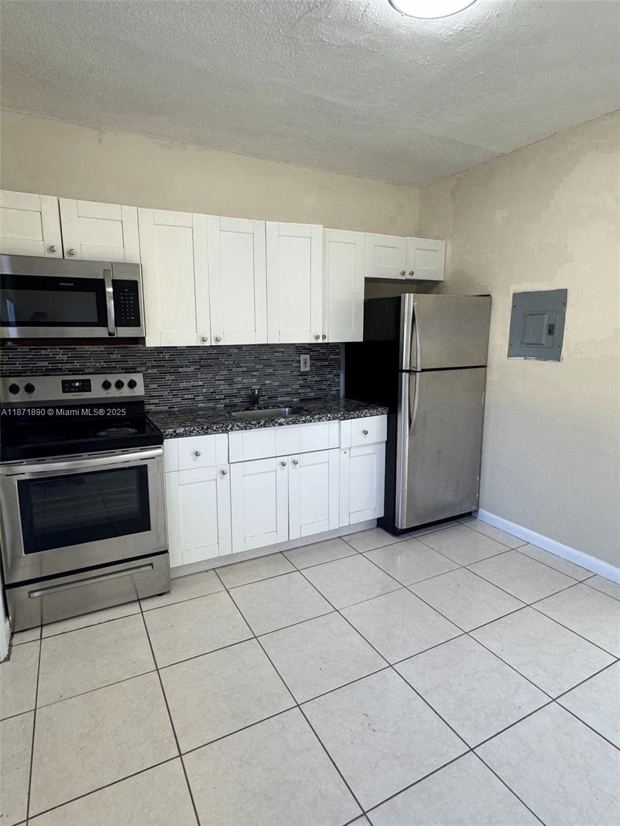 3737 NW 20th Ave # 3737