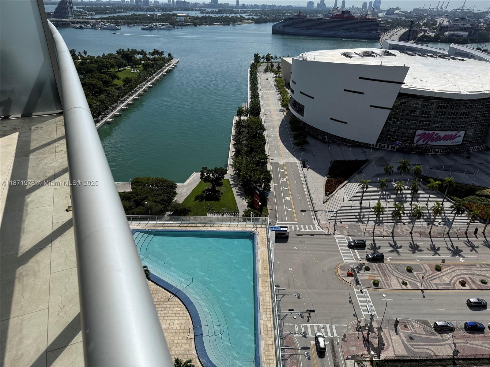 888 Biscayne Blvd # 2302