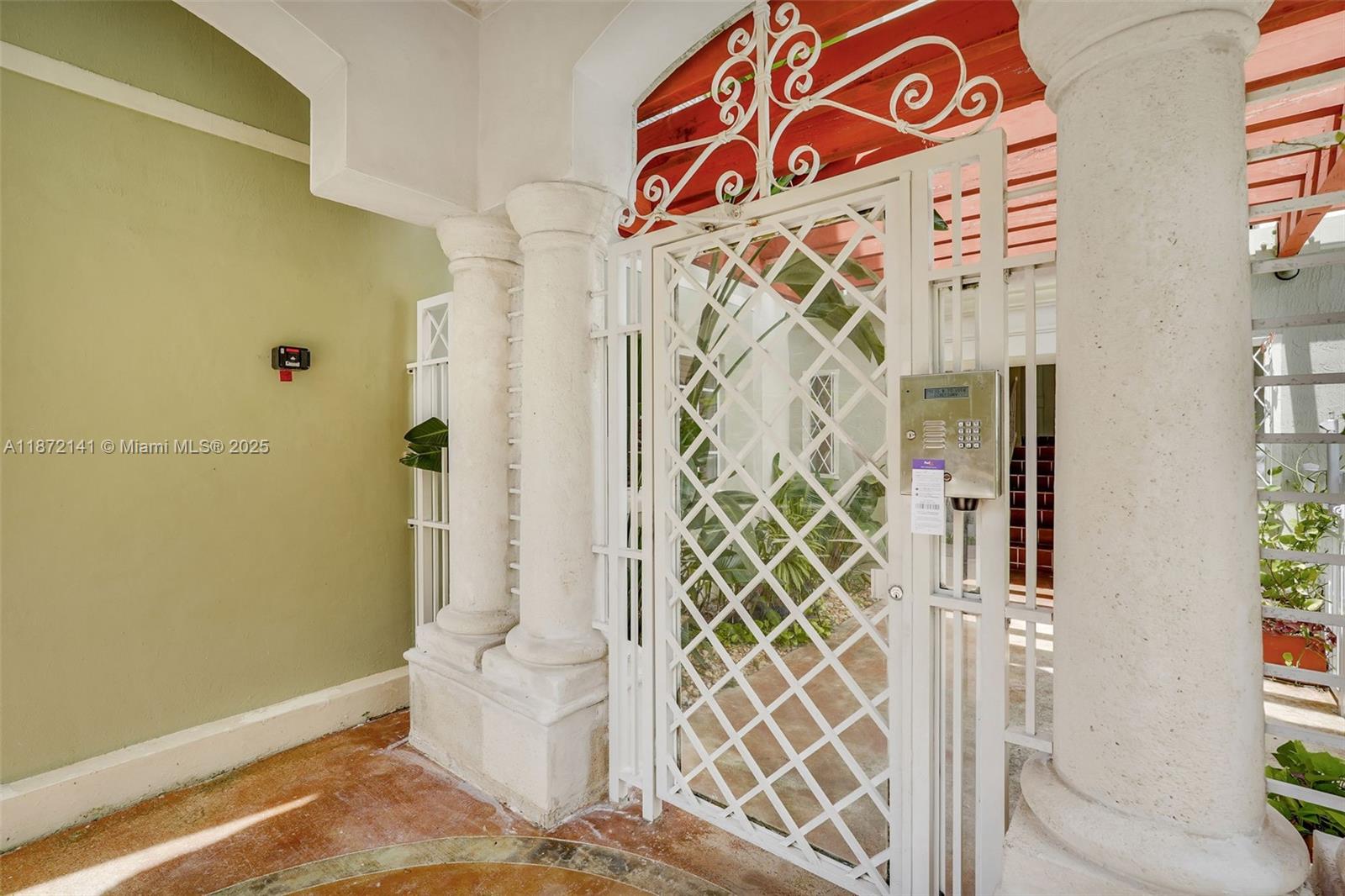 45 Antilla Ave # 2E, Coral Gables Unit: 2E