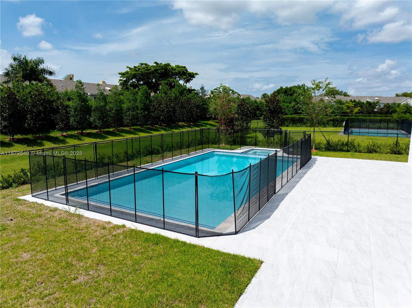 16740 N Botaniko Dr N