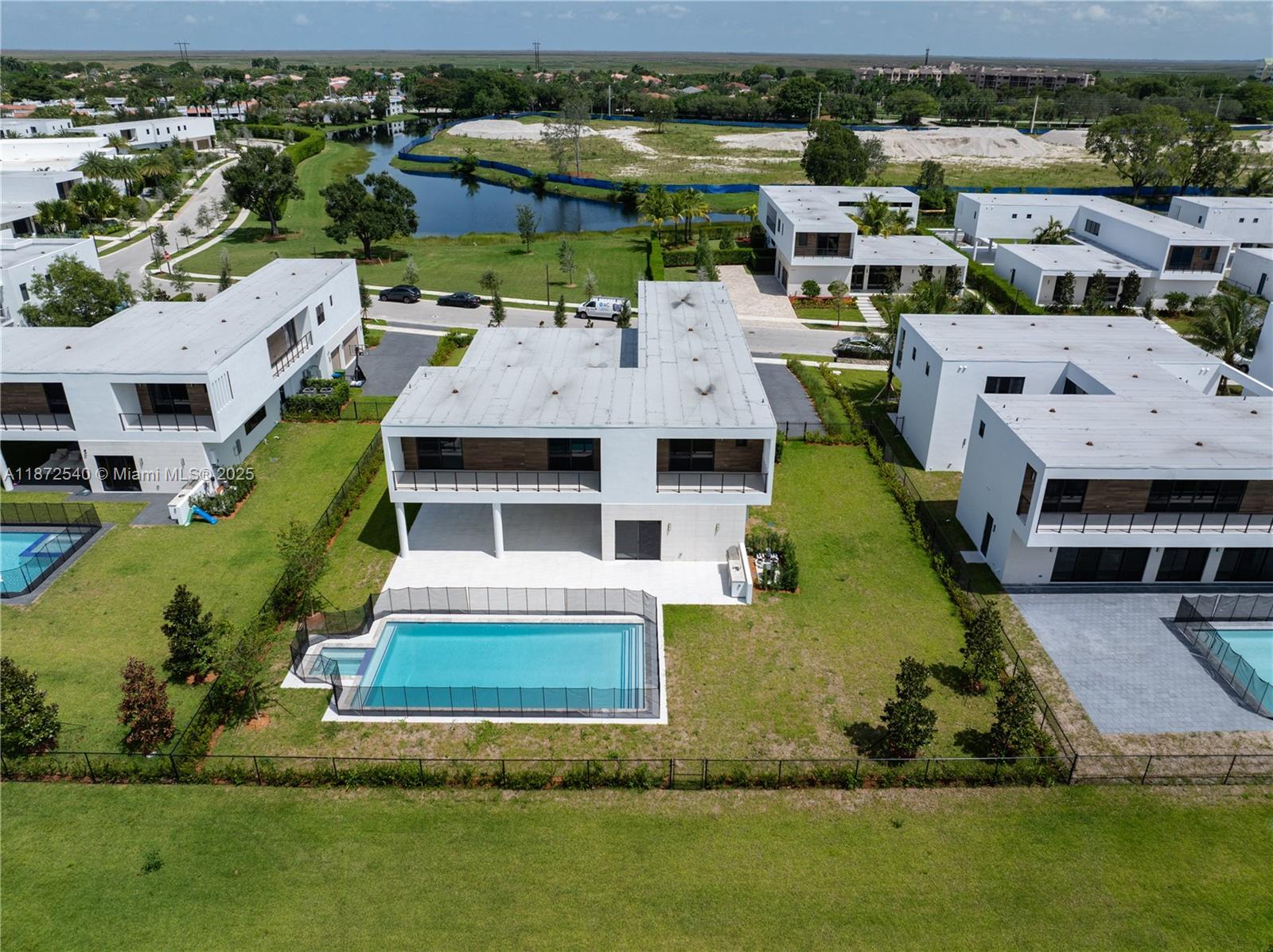 16740 N Botaniko Dr N