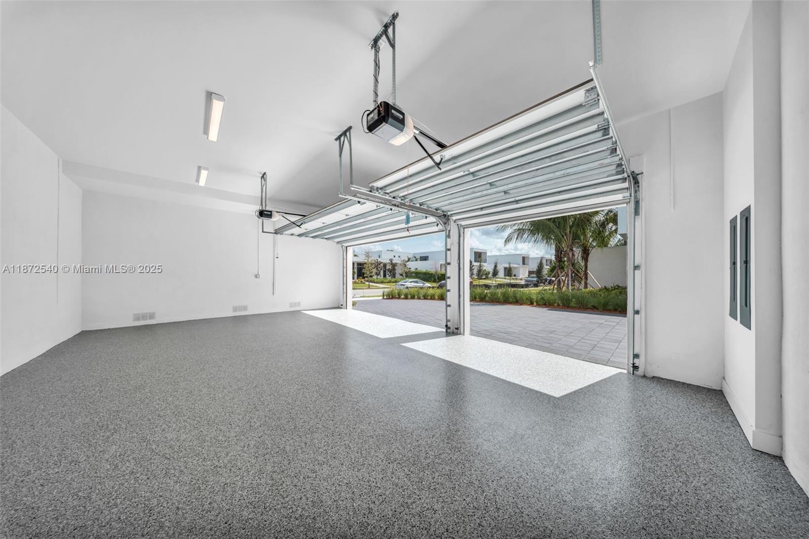 16740 N Botaniko Dr N