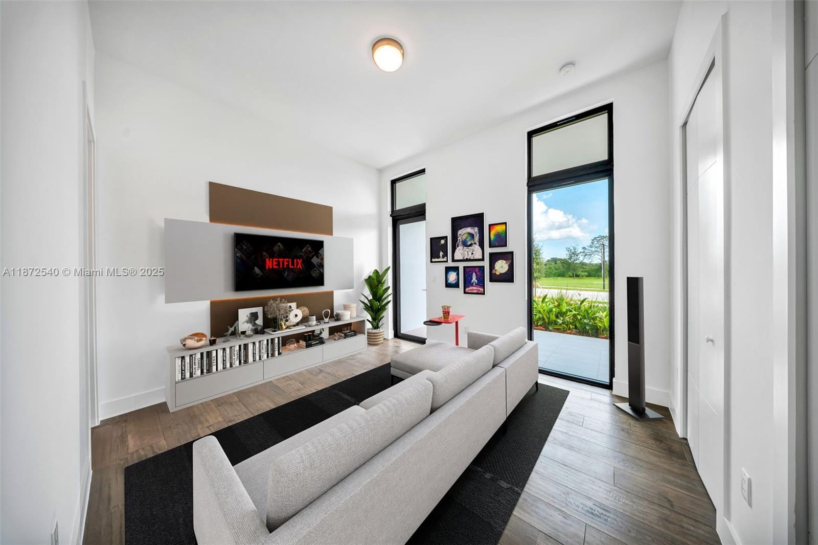 16740 N Botaniko Dr N