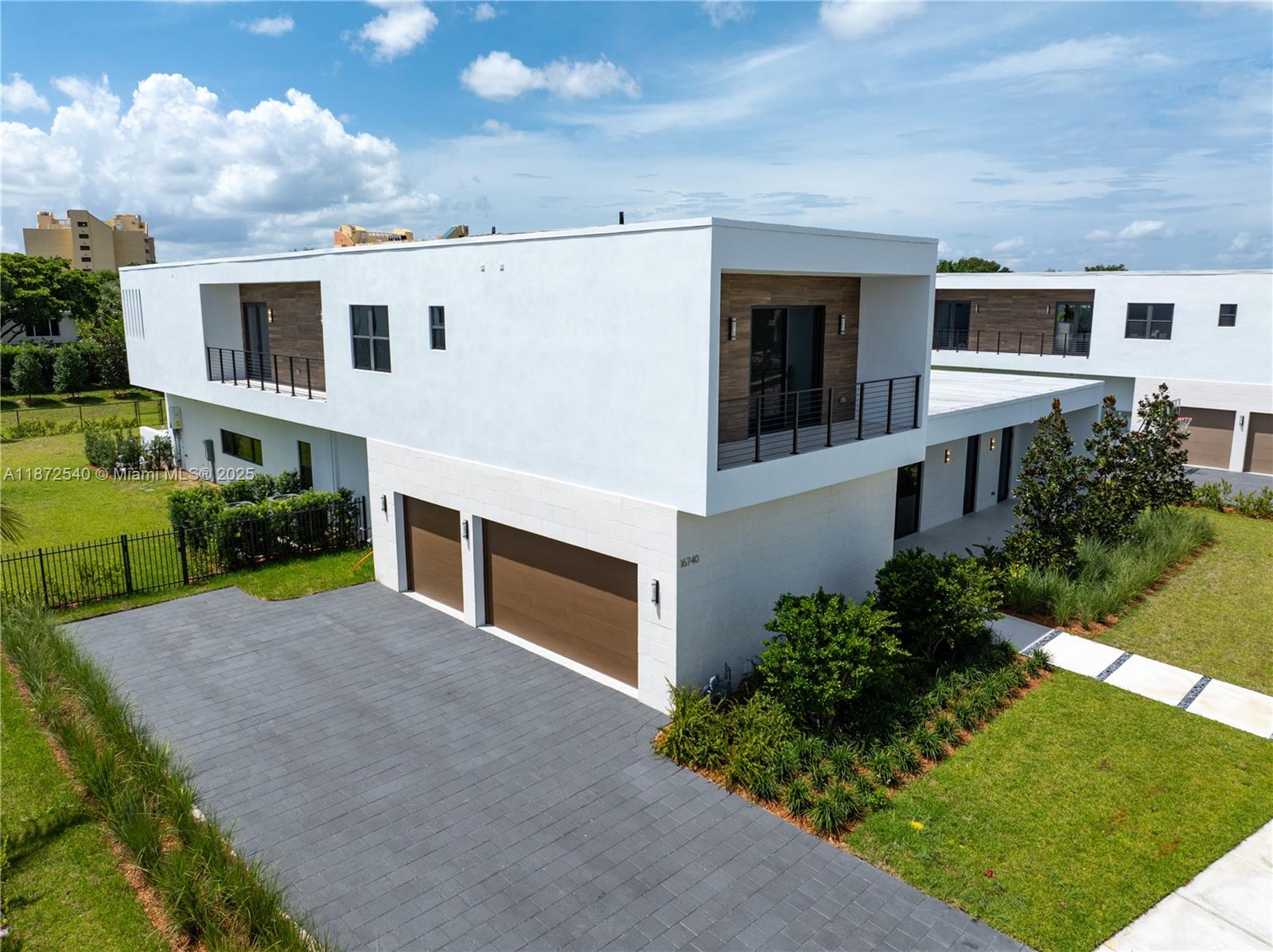 16740 N Botaniko Dr N