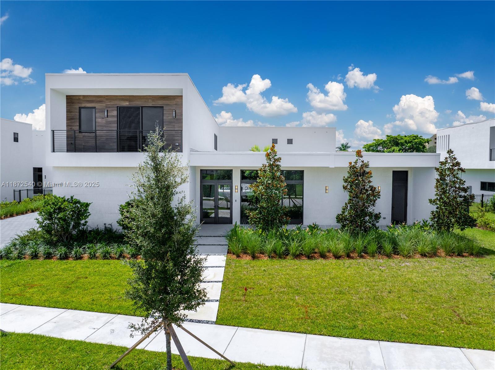 16740 N Botaniko Dr N