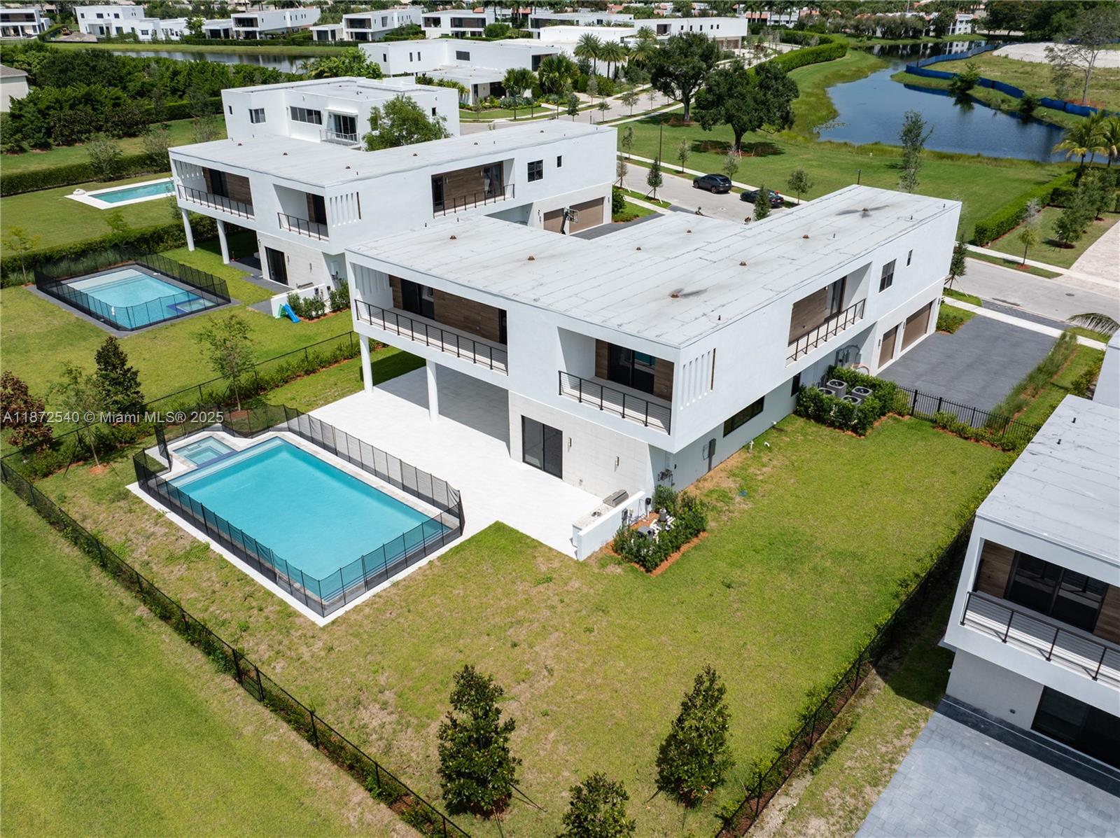 16740 N Botaniko Dr N