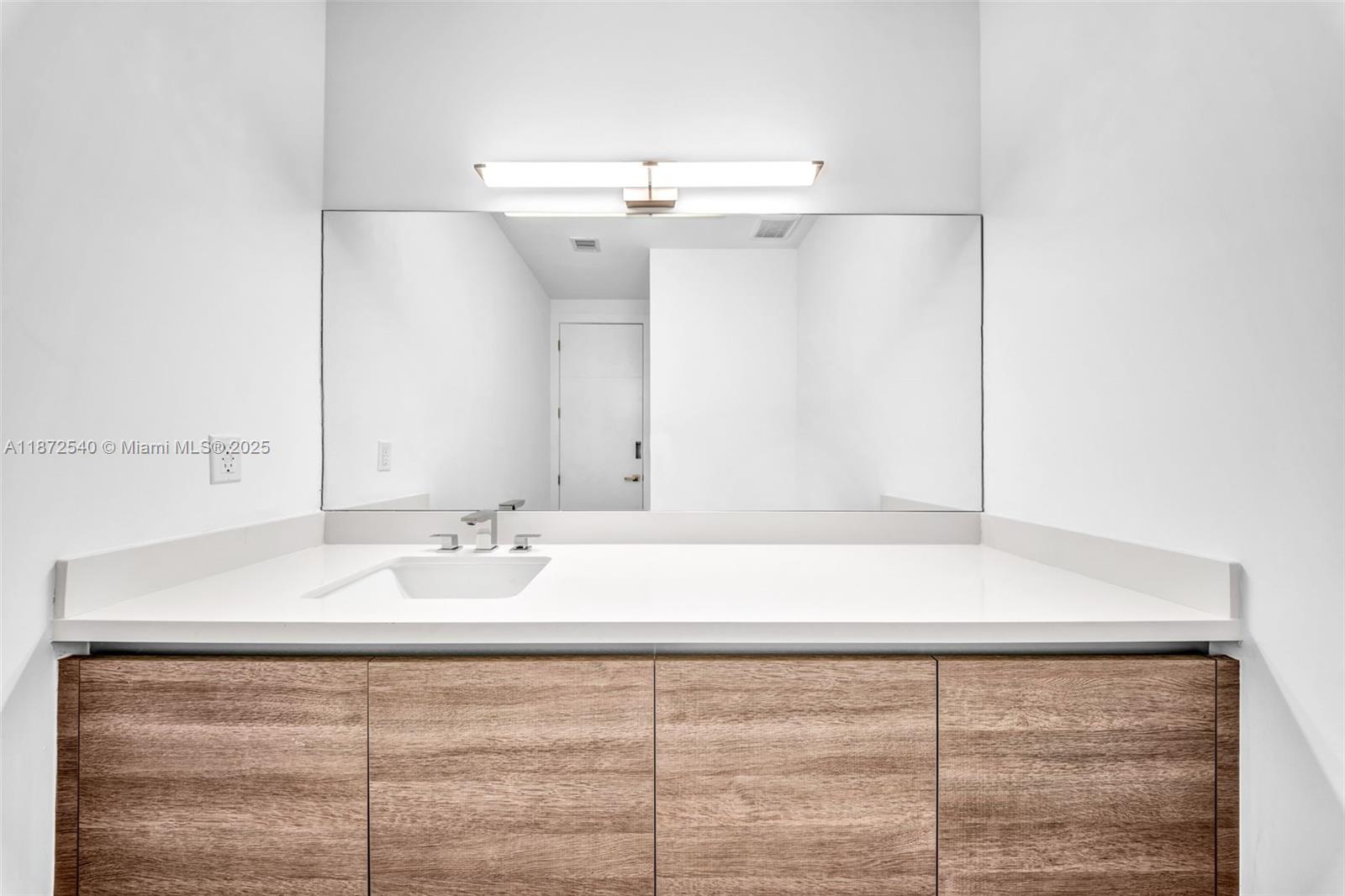 16740 N Botaniko Dr N