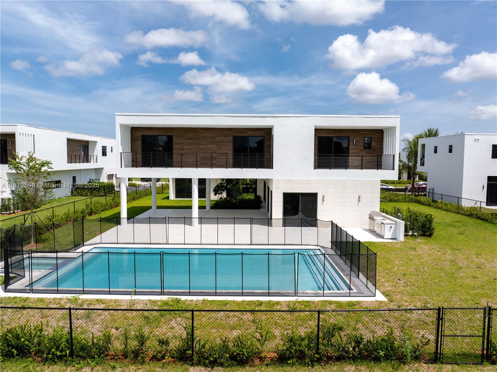 16740 N Botaniko Dr N