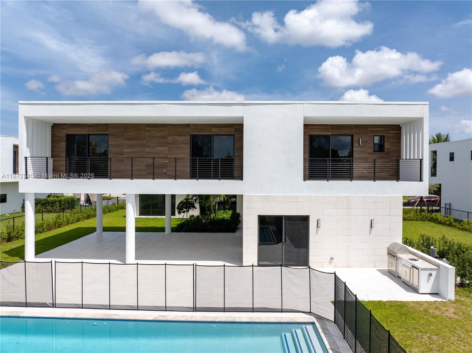 16740 N Botaniko Dr N