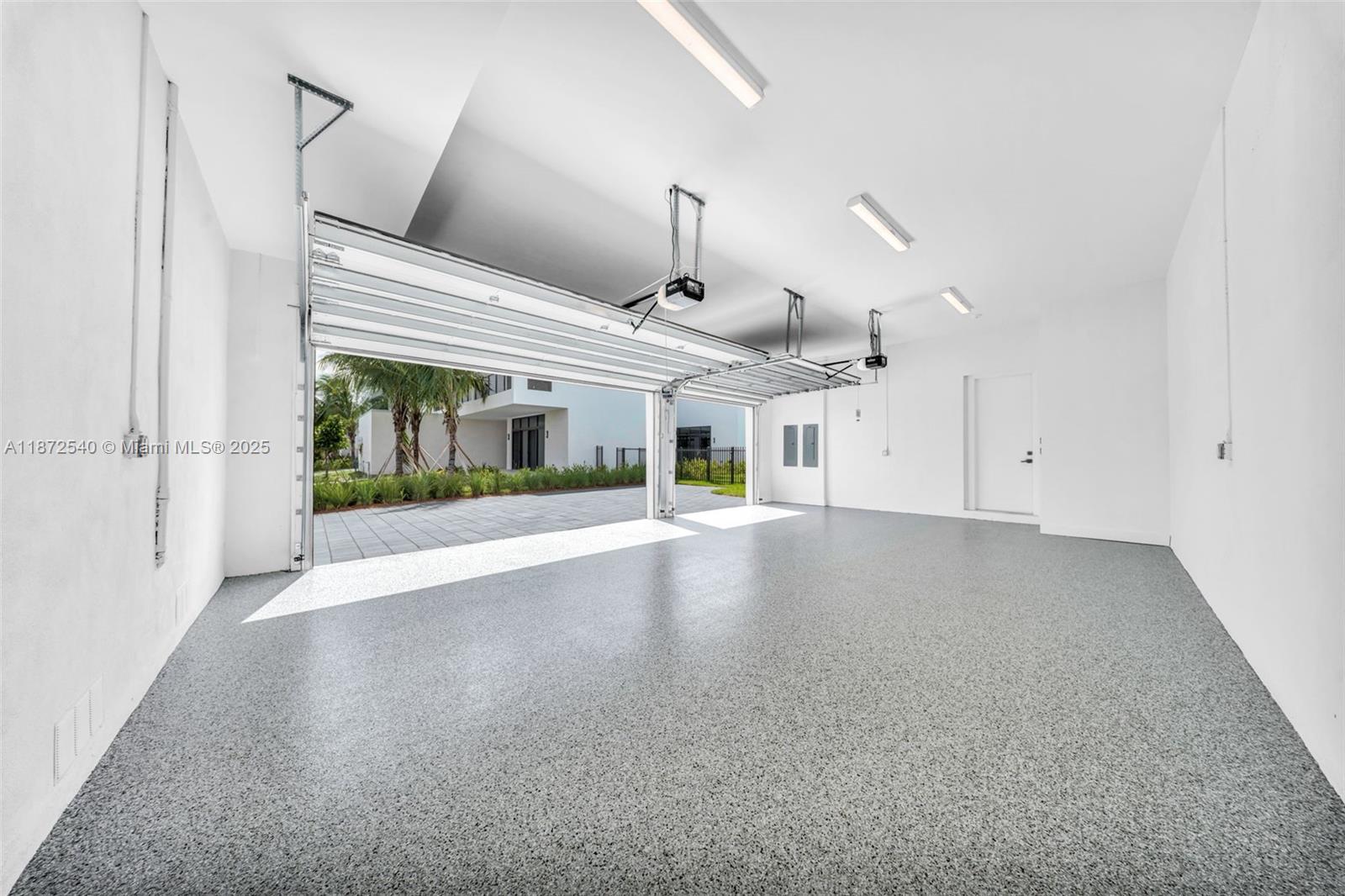 16740 N Botaniko Dr N