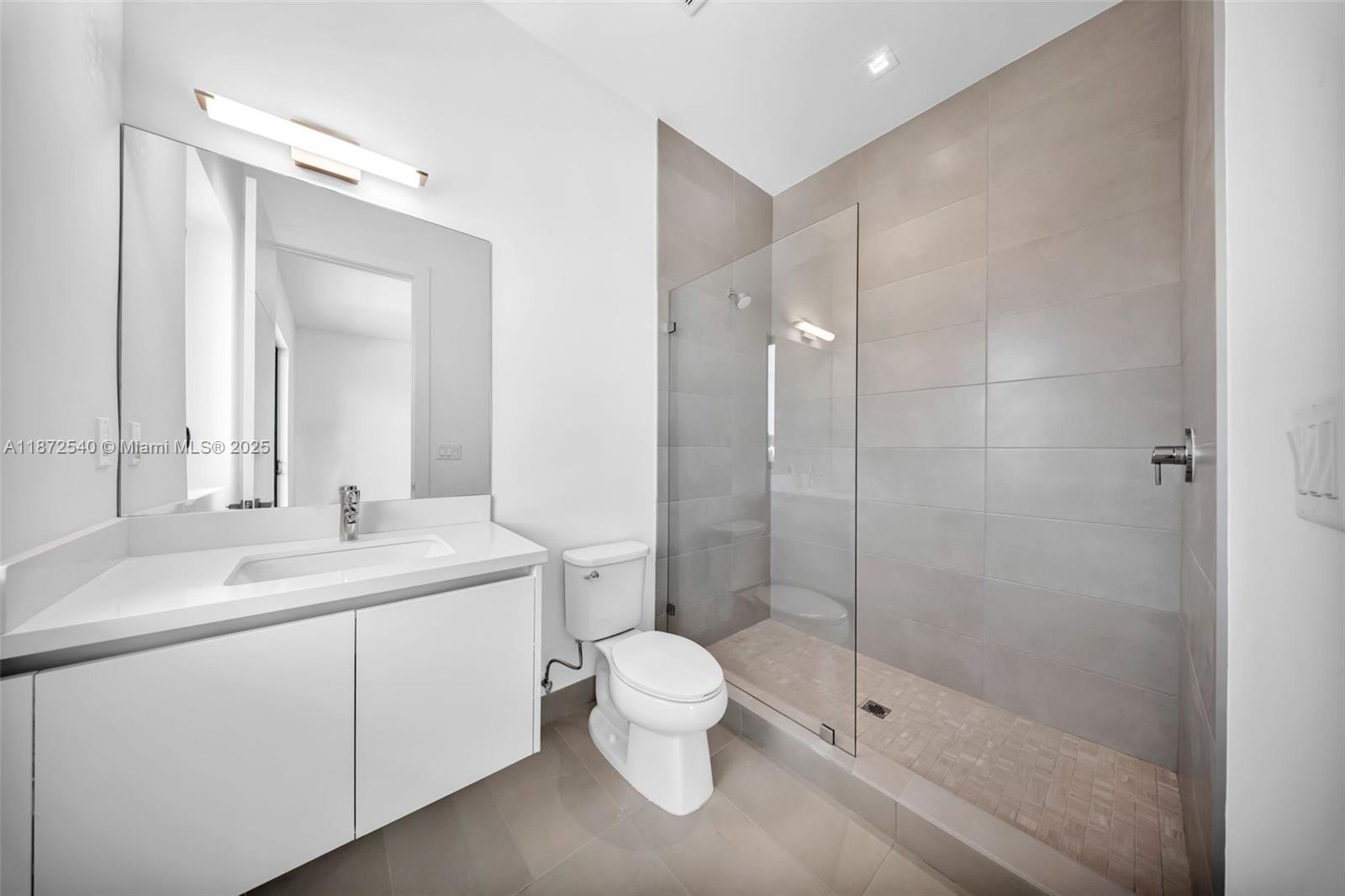 16740 N Botaniko Dr N