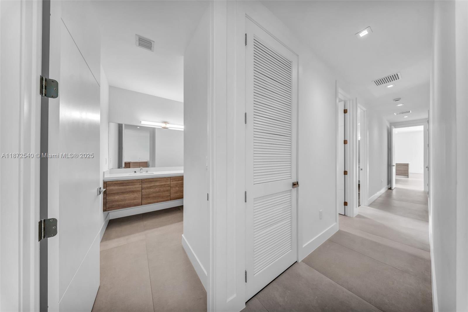 16740 N Botaniko Dr N