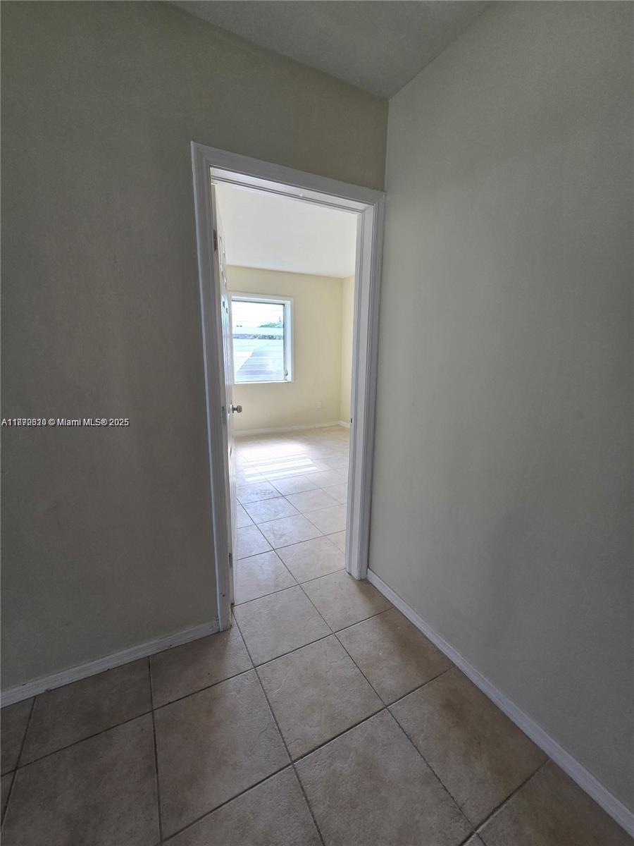 724 SW 7th Ter # 2, Hallandale Beach Unit: 1-2
