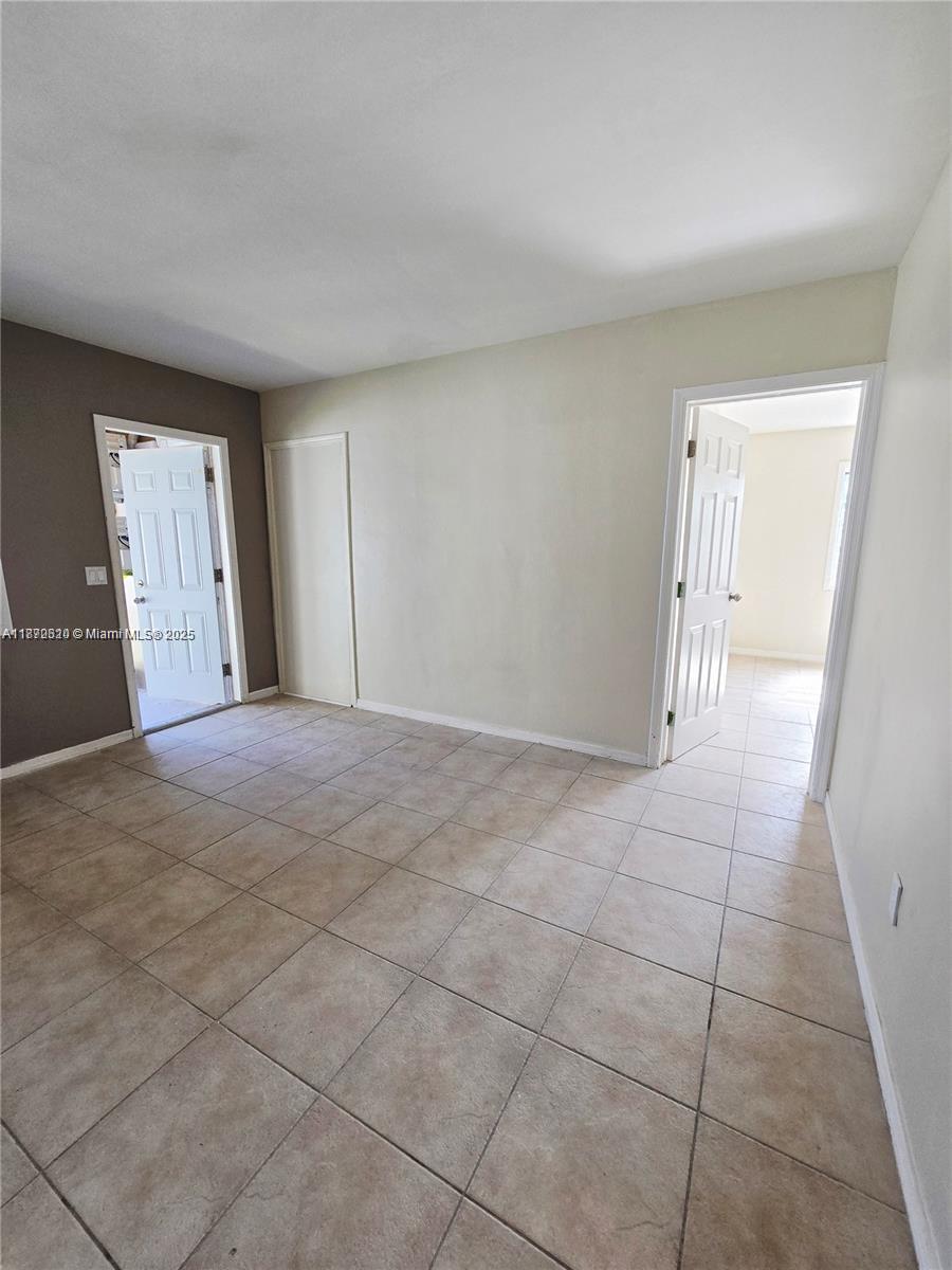 724 SW 7th Ter # 2, Hallandale Beach Unit: 1-2