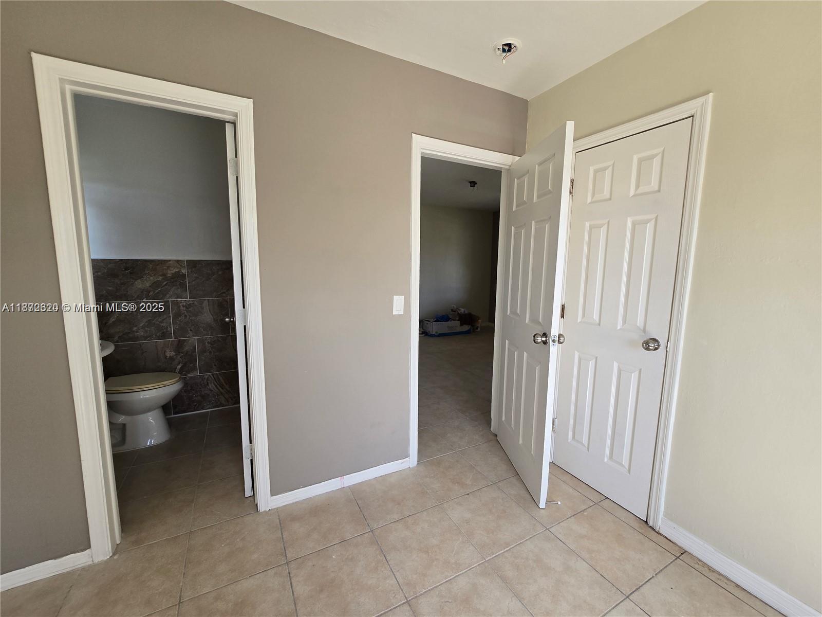 724 SW 7th Ter # 2, Hallandale Beach Unit: 1-2