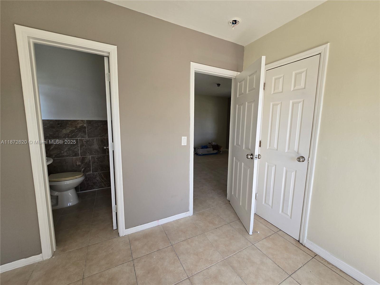 724 SW 7th Ter # 2, Hallandale Beach Unit: 1-2