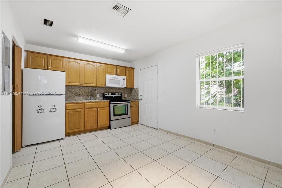 163 NE 76th St # 163