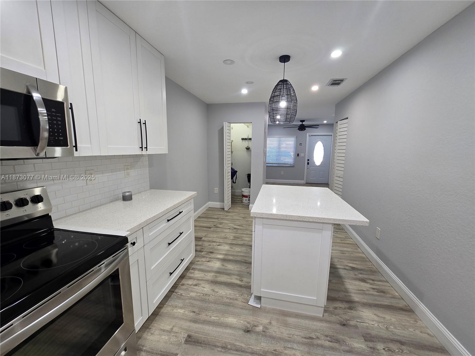 2850 W 80th St # 4 Unit: 110-4