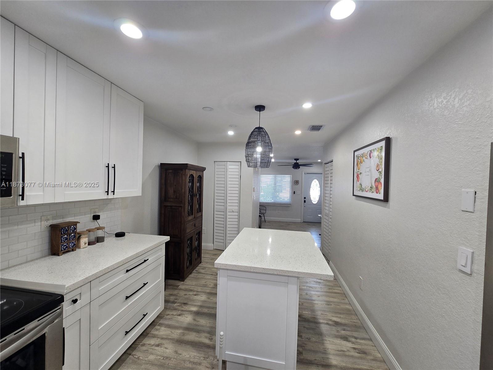 2850 W 80th St # 4 Unit: 110-4