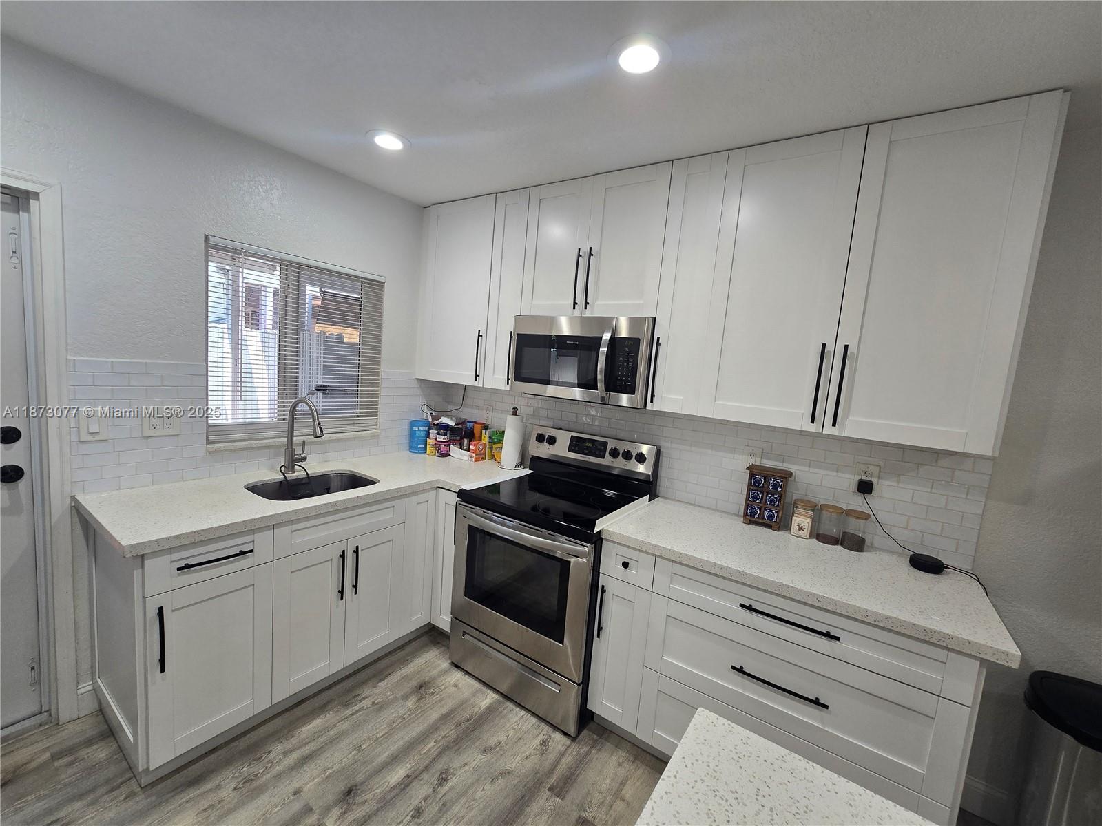 2850 W 80th St # 4 Unit: 110-4