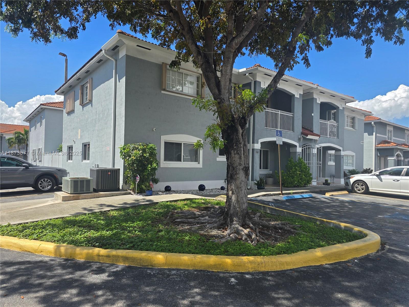 2850 W 80th St # 4 Unit: 110-4