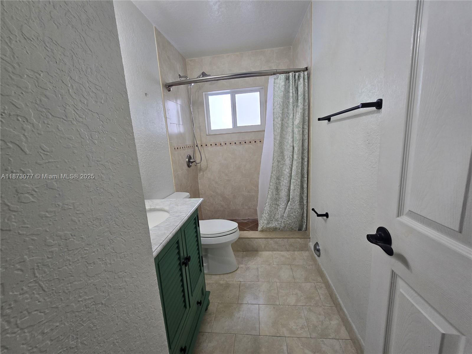 2850 W 80th St # 4 Unit: 110-4