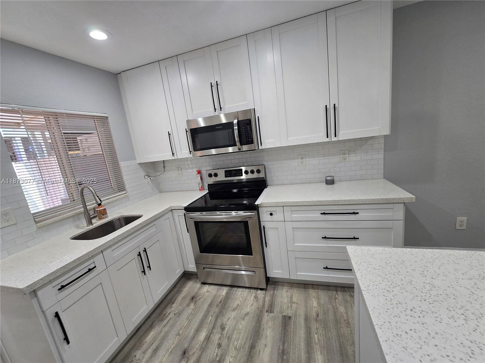 2850 W 80th St # 4 Unit: 110-4