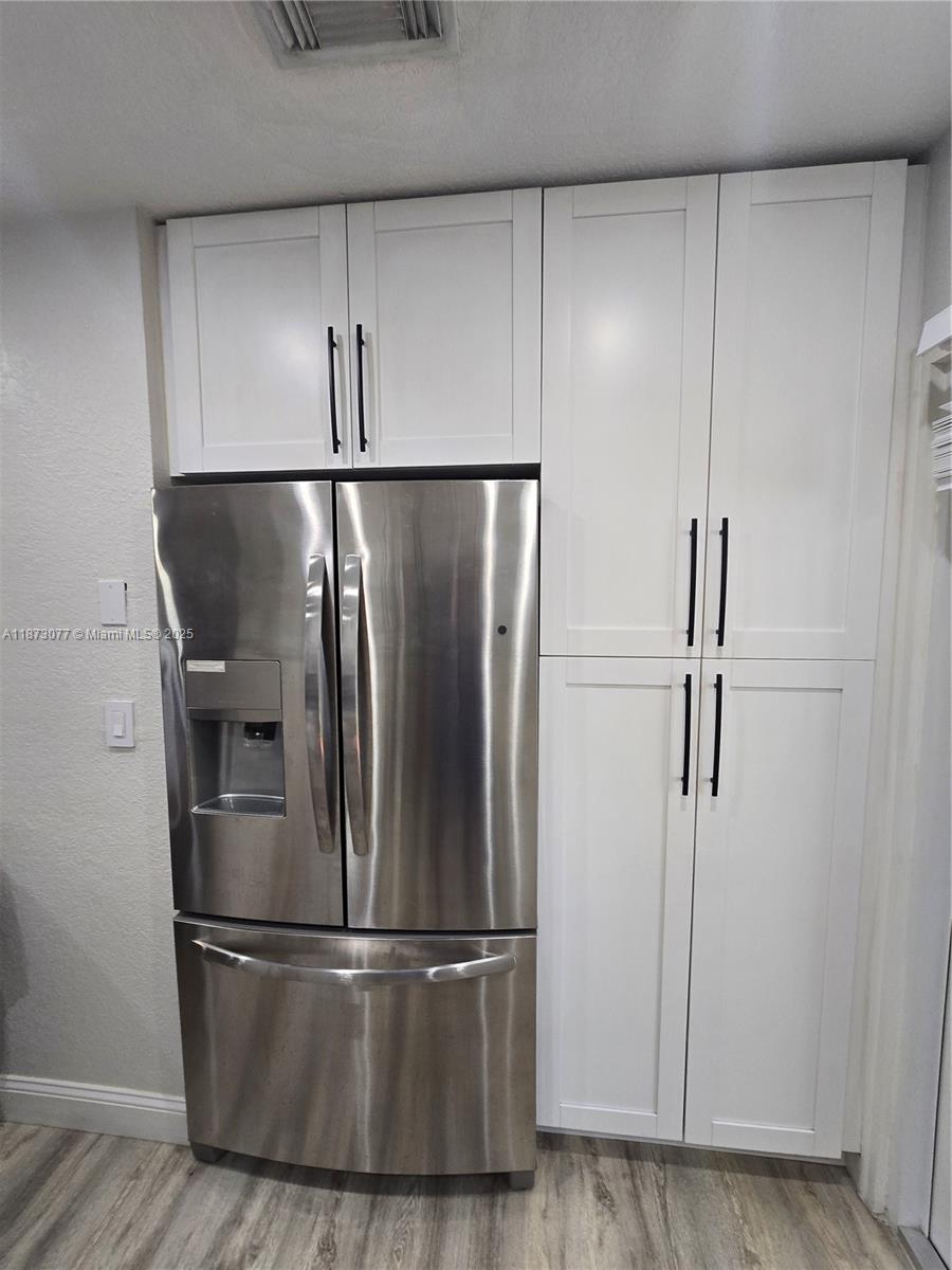 2850 W 80th St # 4 Unit: 110-4