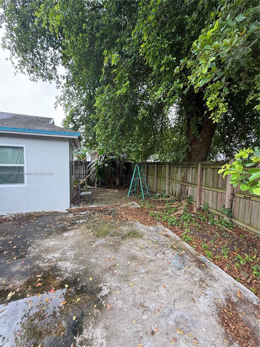769 SW 8th Ter