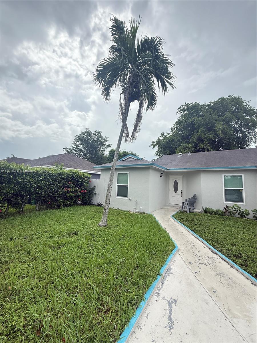 769 SW 8th Ter
