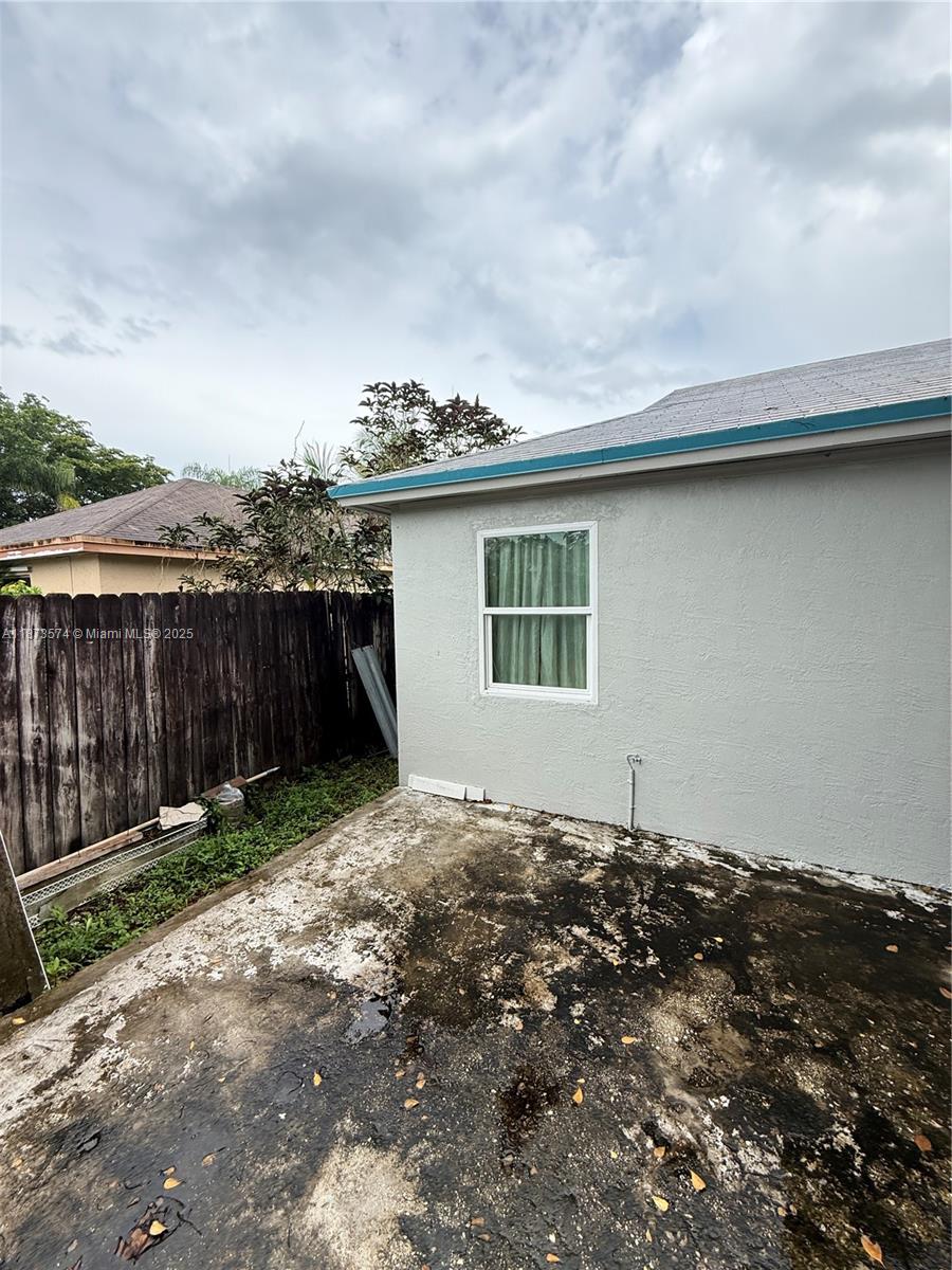 769 SW 8th Ter