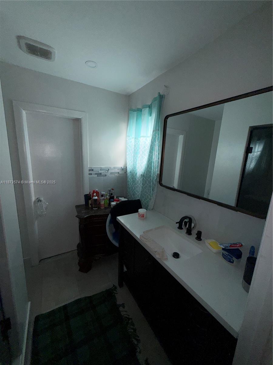 769 SW 8th Ter