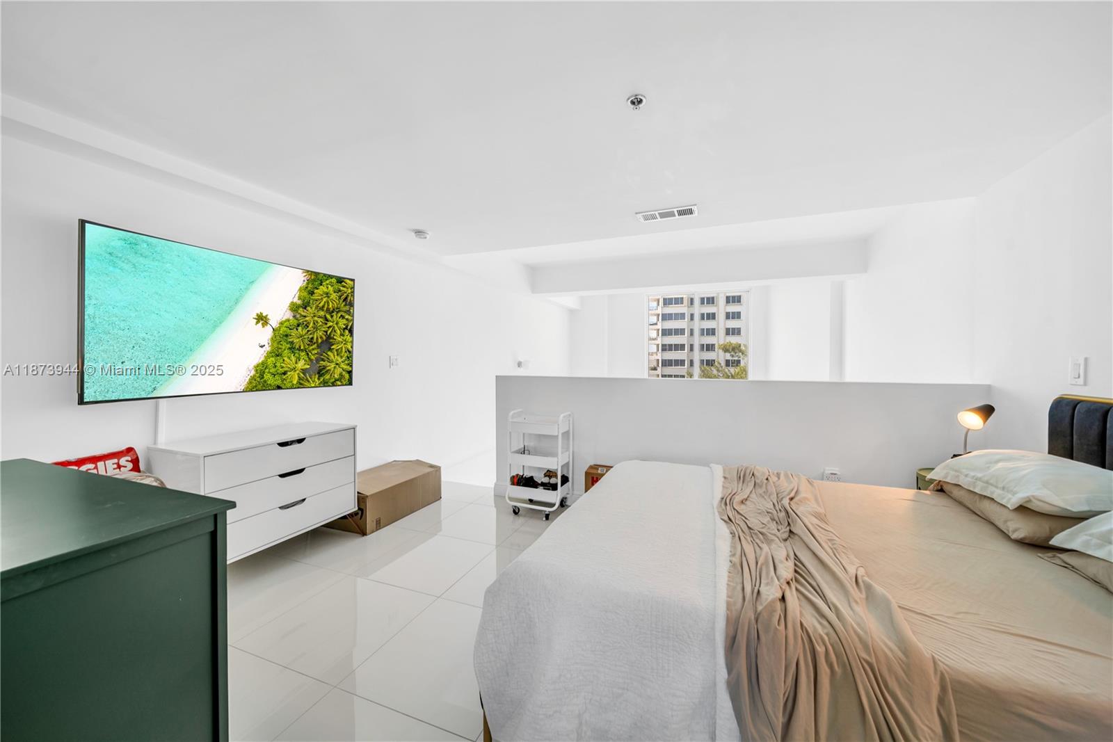6362 Collins Ave # 506