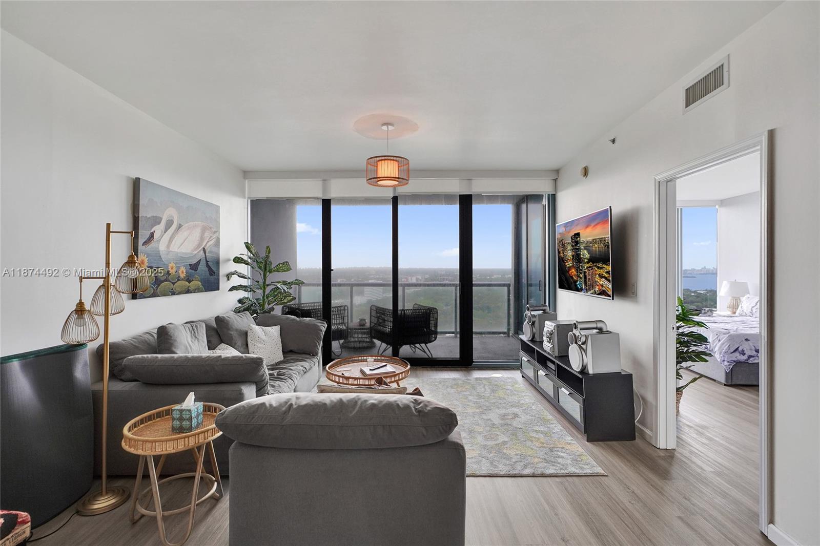 601 NE 36th St # 2703