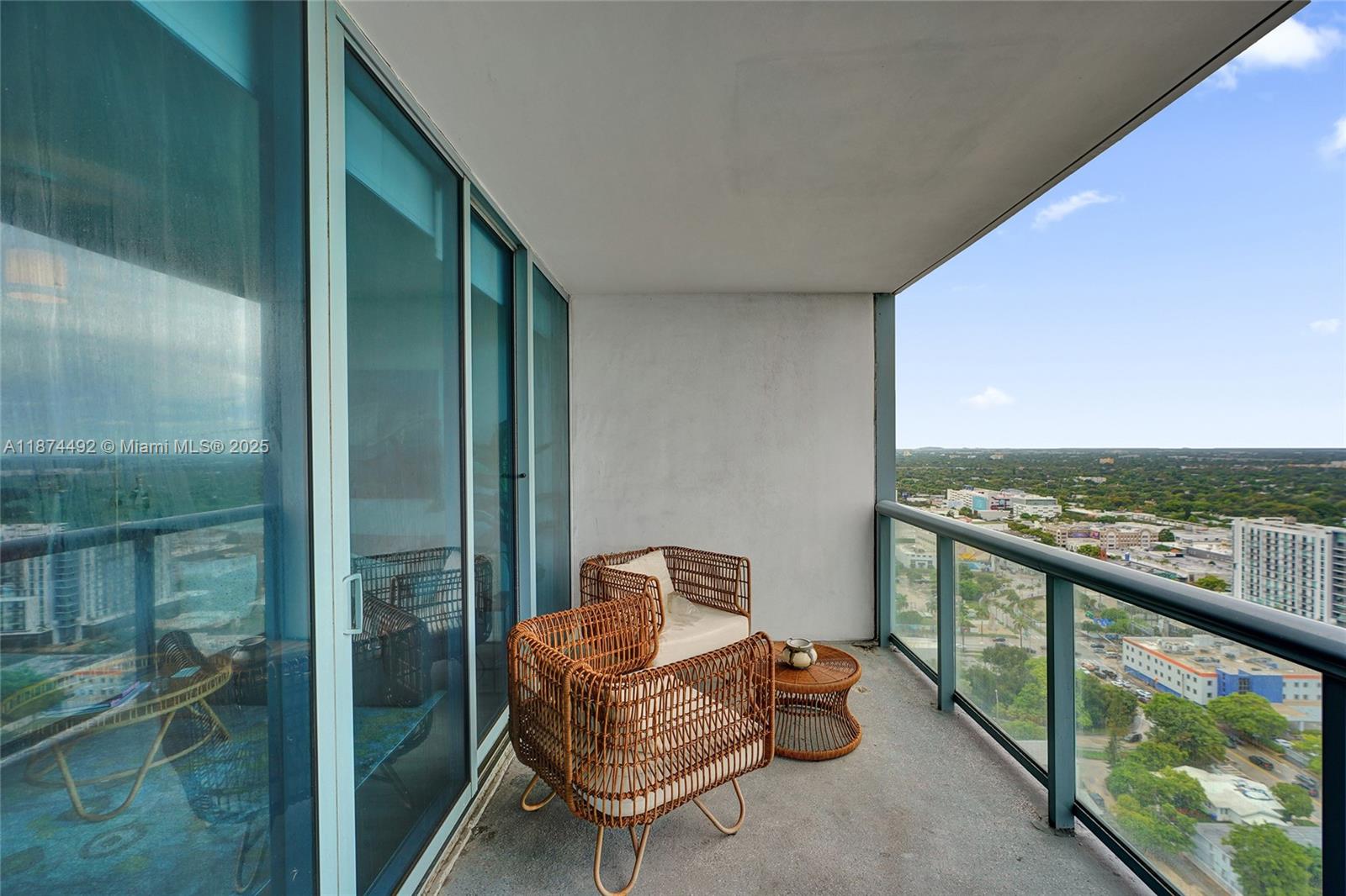 601 NE 36th St # 2703