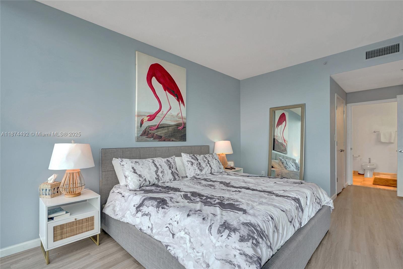 601 NE 36th St # 2703