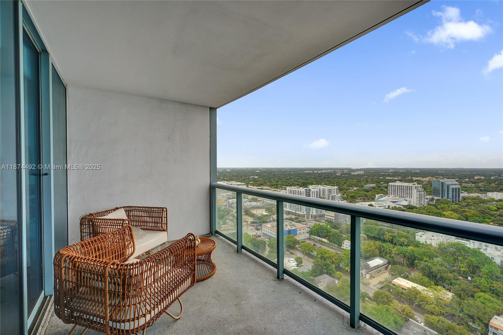 601 NE 36th St # 2703