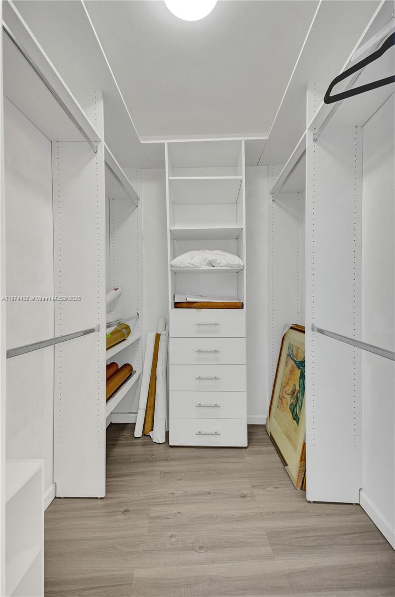 601 NE 36th St # 2703